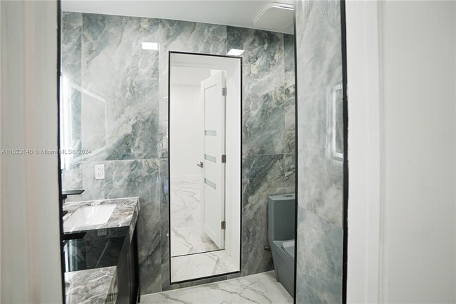 Building Photo - 7530 Coquina Dr