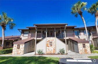 Building Photo - 927 Capri Isles Blvd