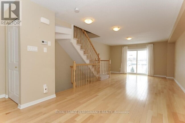 Building Photo - 32 Jenscott Private