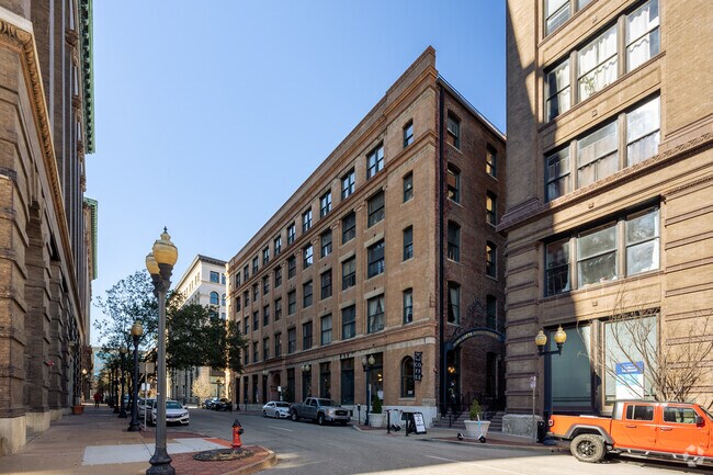 Building Photo - SoHo West