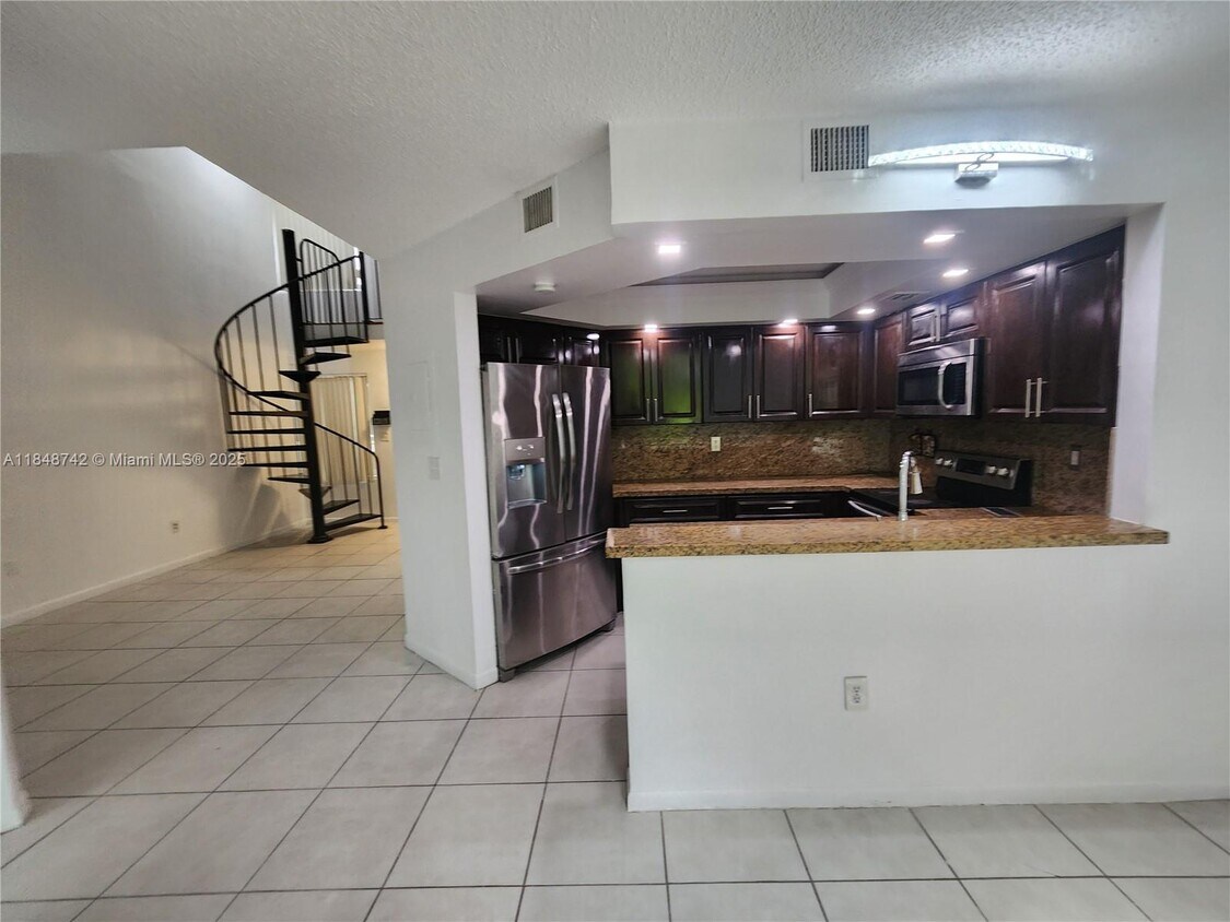 Foto principal - 8335 SW 152nd Ave