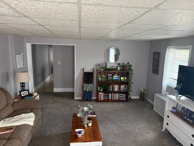 Sala de estar - Vista 2 - 229 W Caracas Ave