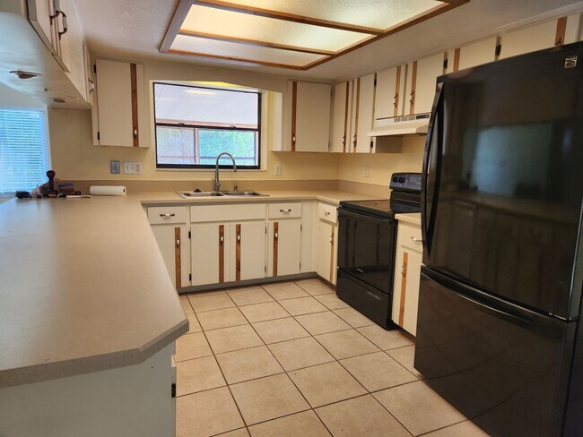 Foto del edificio - 3/2/2 convenient Florida Shores location!