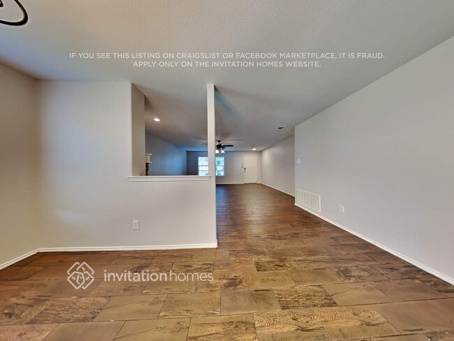 Building Photo - 802 Windflower Dr