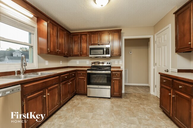 Foto del edificio - 161 Shady Maple Dr