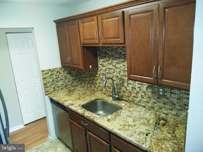 Building Photo - 7096 Spring Garden Dr