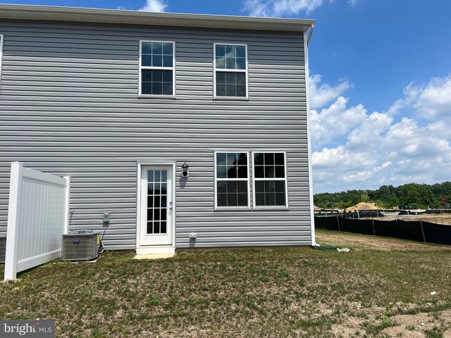 Building Photo - 82 Arlotta St