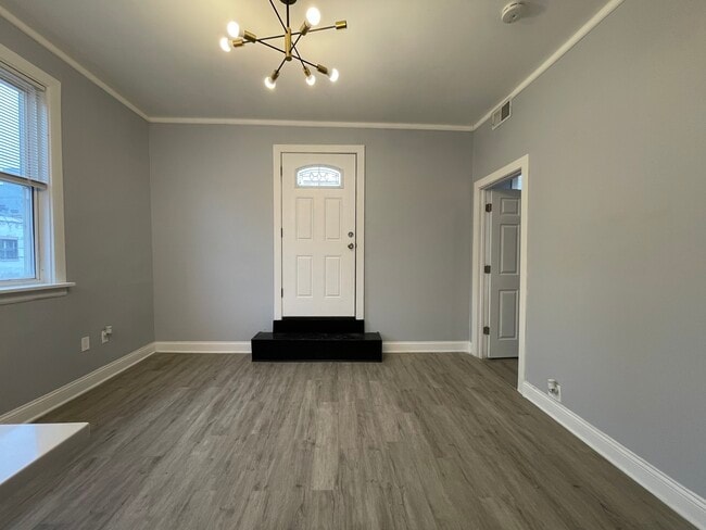 Building Photo - 2333 W Ohio St