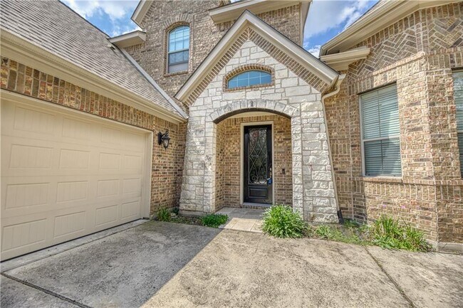 Building Photo - 4513 Mont Blanc Dr