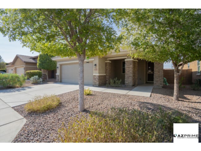 Building Photo - Embrace Comfort and Style in This Elegant ...