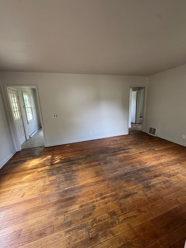 Building Photo - 4508 Plaza Dr