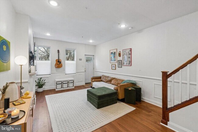 Foto del edificio - 1555 E Palmer St