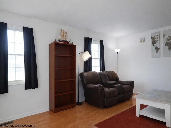 Foto del edificio - 1340 Headlee Ave