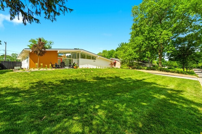 Building Photo - 2276 Johnston Rd