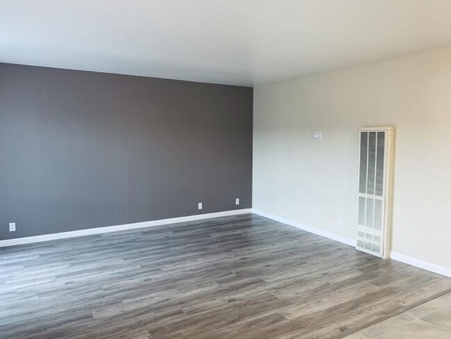 Building Photo - 1 bedroom in Oakland CA 94605