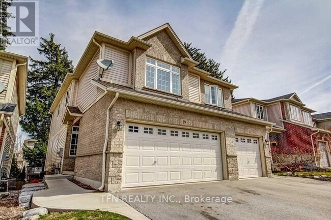 Building Photo - 19 Goldenview Ct