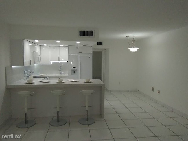 Foto del edificio - 1780 79th Street Causeway