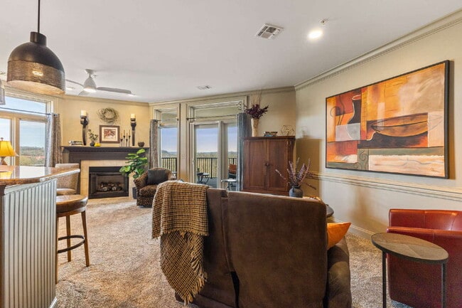 Building Photo - Luxury resort-style living: Fully furnished condo on the Cumberland River less than 25 miles from...