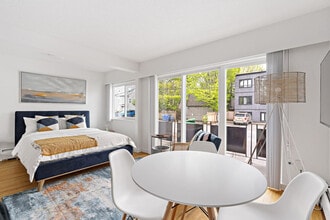 Building Photo - 1550 W 11th Ave