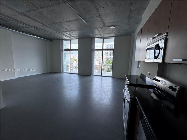 Building Photo - 2100 Van Buren St