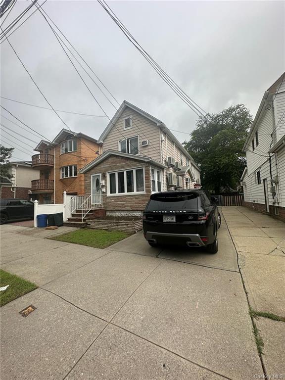 Primary Photo - 168-07 65th Ave
