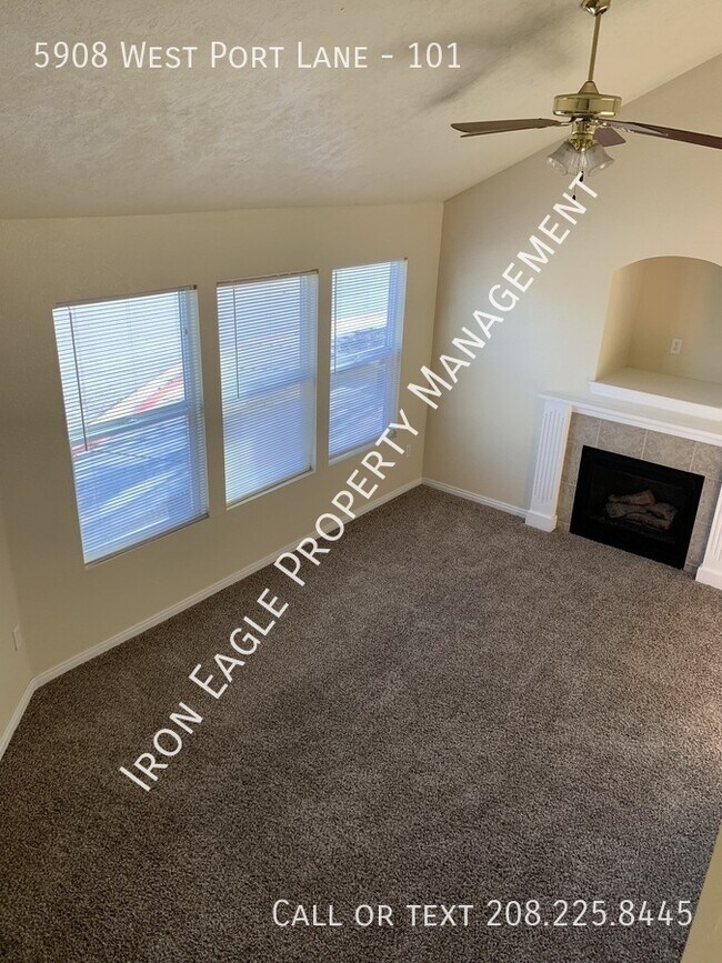 Foto del edificio - 5908 W Prt Ln