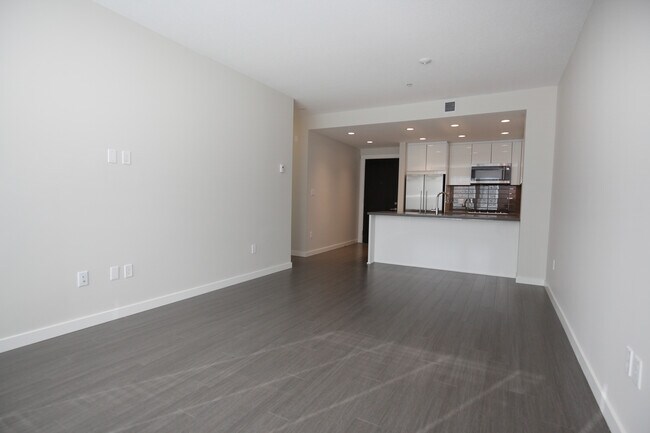 Photo du bâtiment - 277 1st St W