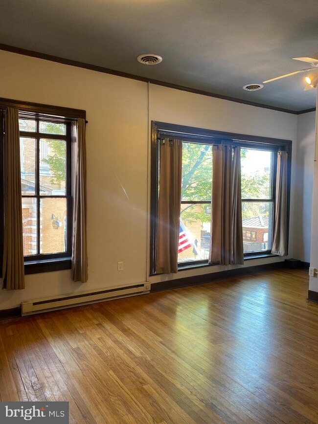 Building Photo - 105 N Loudoun St