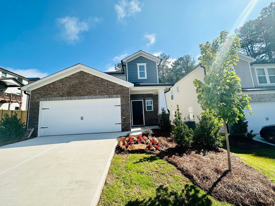 Primary Photo - 205 Wells Cir