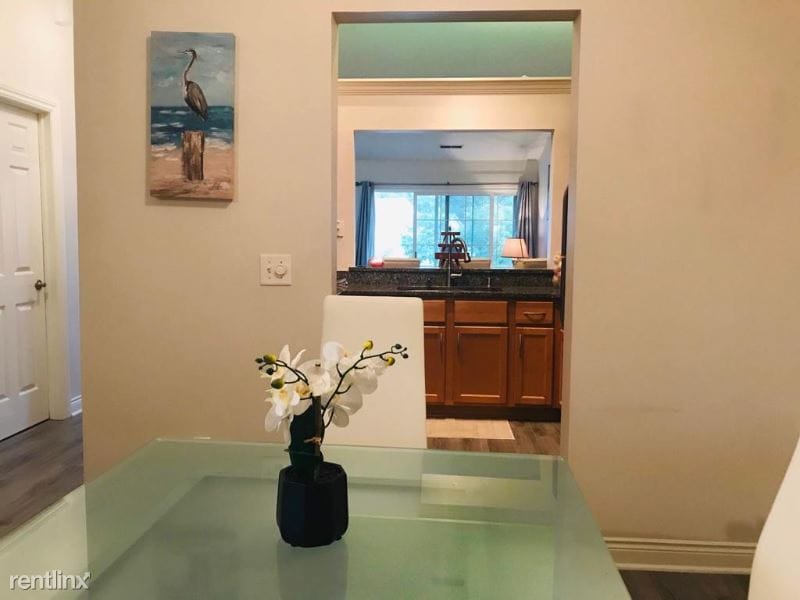 550 Pewaukee Rd, Pewaukee, WI 53072 Condo for Rent in Pewaukee, WI