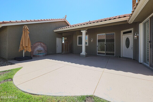 Building Photo - 9262 E Windrose Dr