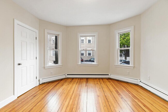 Foto del edificio - 447 E 7th St