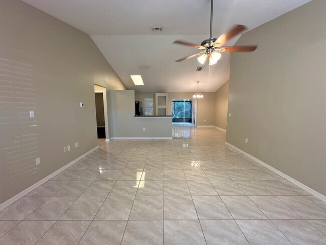 Building Photo - 1027 Top Ct