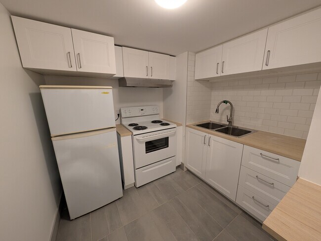 Photo du bâtiment - 324 Laurier Ave E