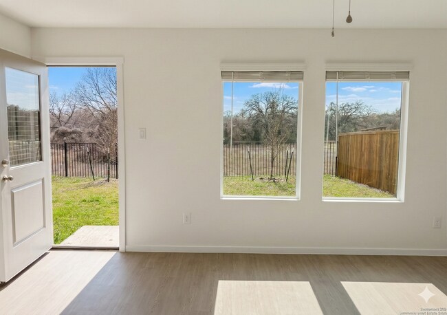 Building Photo - 1913 Ventasso Blvd