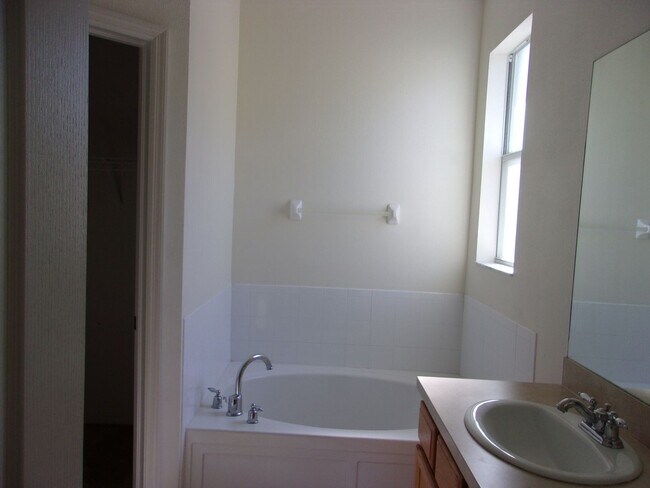 Foto del edificio - SPRING RIDGE COMMUNITY