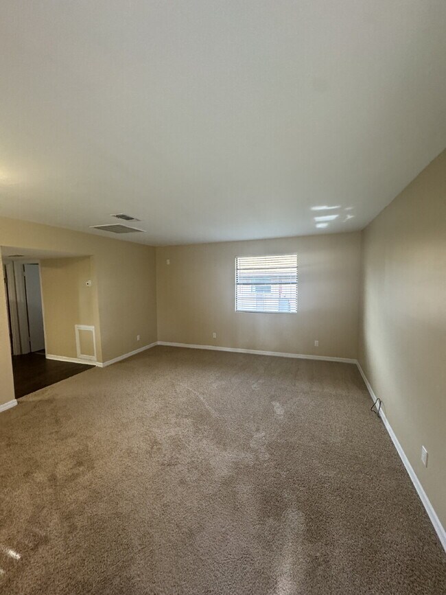 Foto del edificio - "Charming 1-Bedroom Retreat with Full Bath...