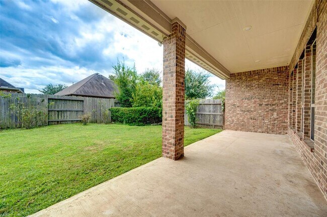 Foto del edificio - 17710 Rose Summit Ln