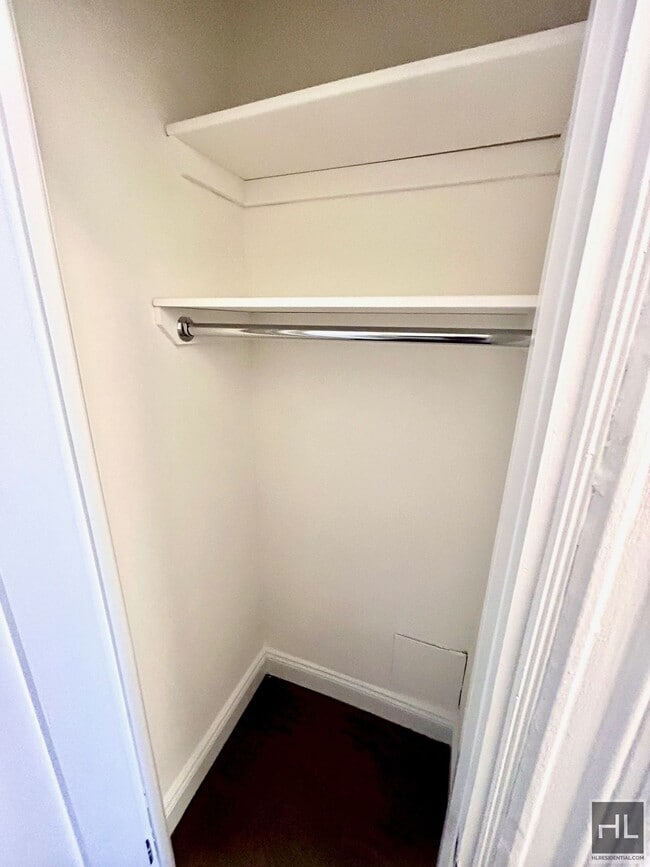 Building Photo - E 88 St