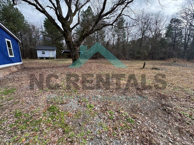 Foto del edificio - 919 Clarence McKeithen Rd