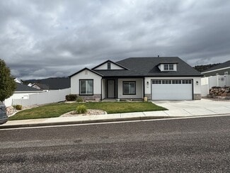 Building Photo - 54 N Bristol Dr