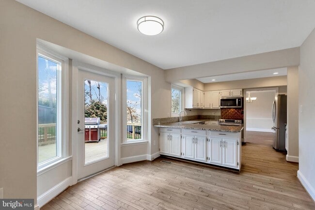 Building Photo - 2055 Kedge Dr
