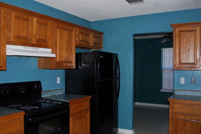 Building Photo - 14486 Williamsburg Dr