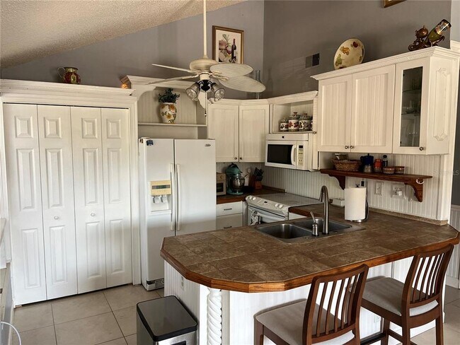 Foto del edificio - 3731 Cheltenham Dr