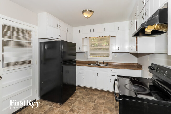 Foto del edificio - 2392 Hopewell Ln