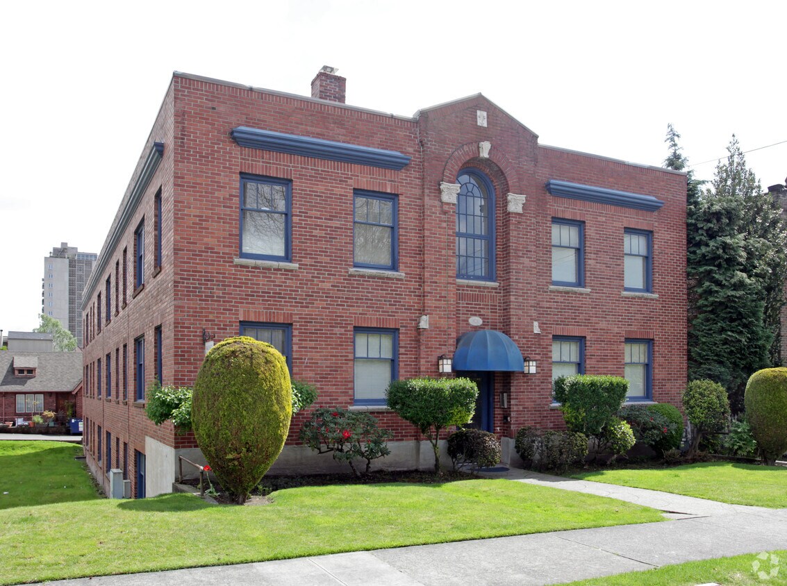 Primary Photo - Metz Apartments