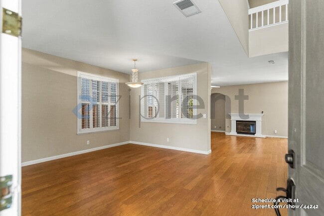 Building Photo - 856 Dederick Ct
