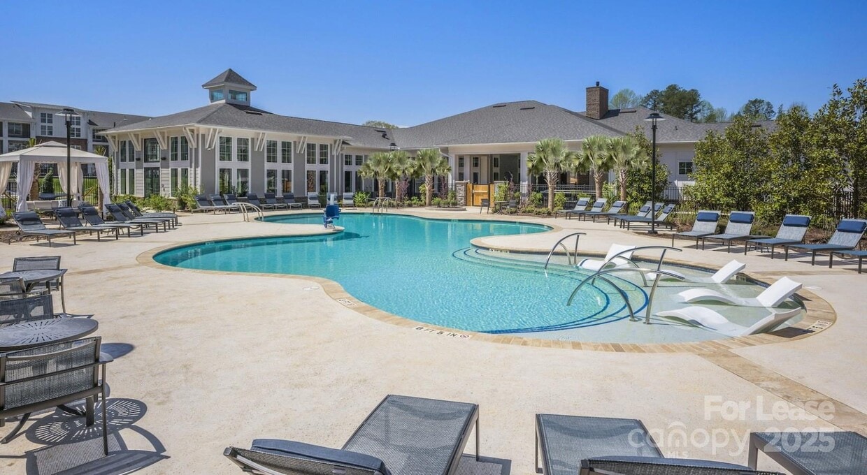 Foto principal - 4010 Waiting St