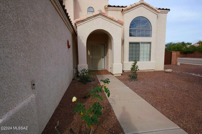 Foto del edificio - 9465 N Elan Ln