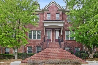 Building Photo - 2641 Portbury Place Northeast